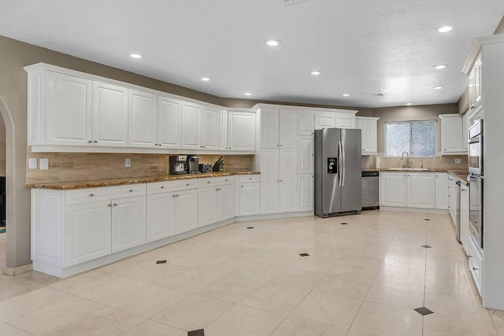 Grand Casa 7 Bdr/4 Ba 15 Beds Sleeps Up To 24 Pousada