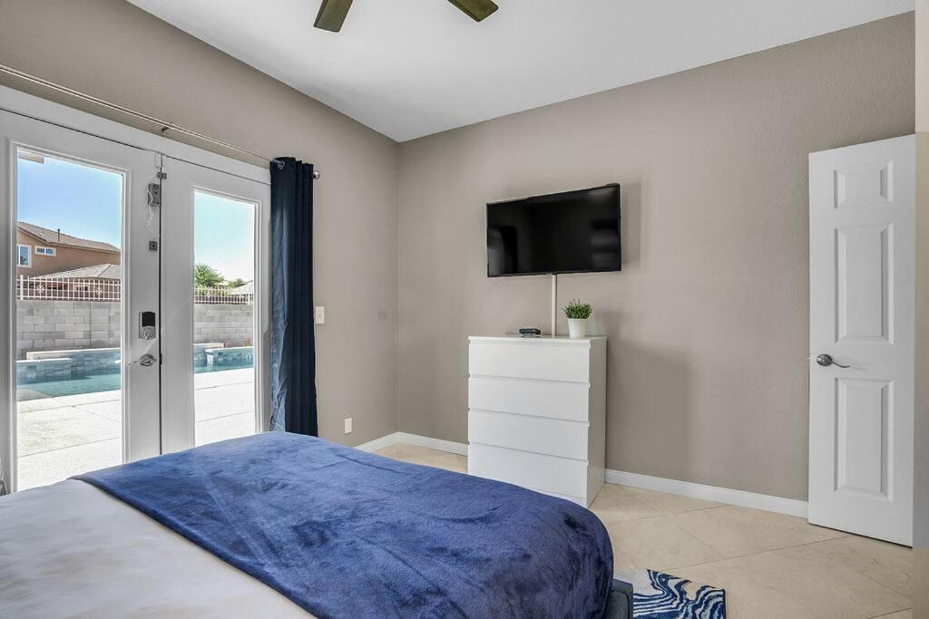 Grand Casa 7 Bdr/4 Ba 15 Beds Sleeps Up To 24 Pousada Las Vegas