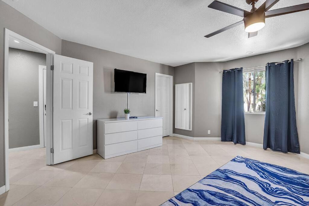 Pousada Grand Casa 7 Bdr/4 Ba 15 Beds Sleeps Up To 24 Las Vegas